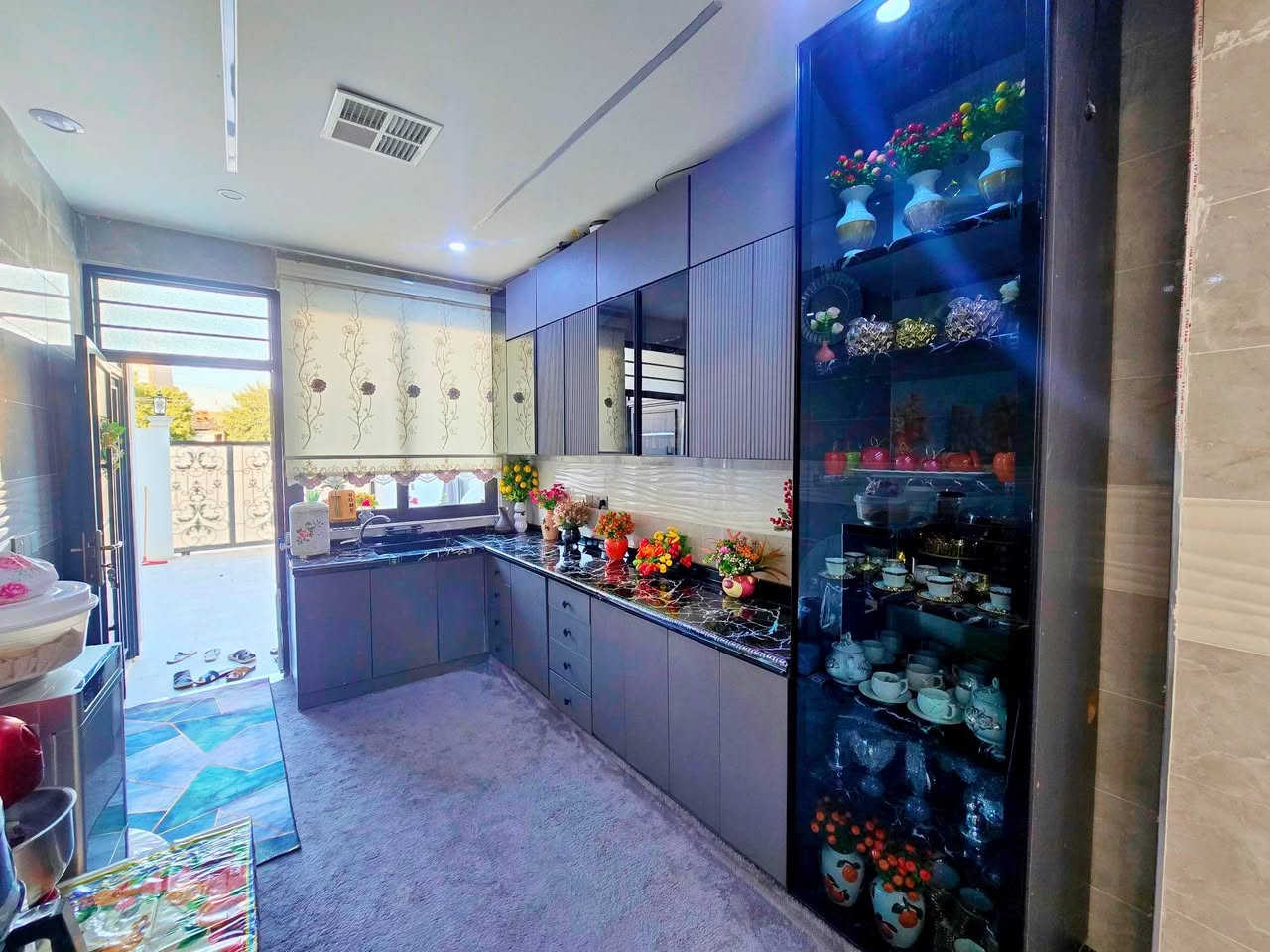 #دار للبيع طابو ملك صرف طابقين  بناء حديث 

#موقع مميز شارع عريض سقف مغربي نظام دكت واجهة فلين 

🧱 المساحة  الدار ( 150 ) متر

 🧱#واجهة:  6 متر 

 🧱#العمق:  25 متر  

♦️العنوان / كركوك — القادسية الاولى خلف سايدين تقاطع ابو خطاب 

تفاصيل الدار 🏘
♦️الطابق الاول 
 - استقبال
 - غرفة نوم عدد اثنين 
  -هول
 - مطبخ 
 - صحيات 
 - درج داخلي  
 - كراج سيارة

♦️الطابق الثاني 
 ٢ غرف نوم
 هول
صحيات داخلية 

☎️ للإستفسار يرجى الاتصال 
بالأرقام الموبايلات الواردة أدناه

*********** متوفر واتساب 

📍او زوروا مكتبنا مكتب اراز للعقار 
    في القادسية الثانيه سايدين المرور القديم مجاور حلويات كولدن سويت
