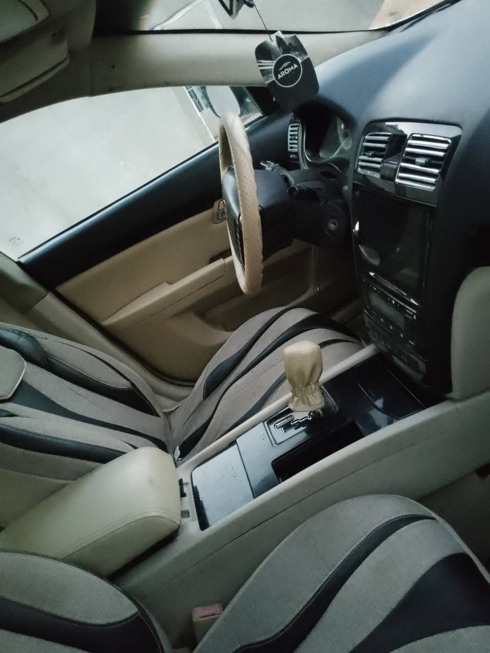 سلام عليكم لبيع ام كراند موديل 2013بسمي تحويل مباشر سنويه لل29مكينه كير مكفولات حداديه جديده رقم بغداد انكليزي سياره مكفوله تخم تاير جديد سعر 70وبيه مجال مكان كربلاء ***********
