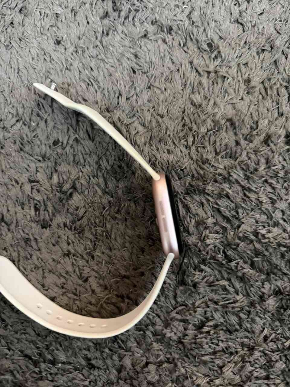 السلام عليكم
للبيع Apple watch الجيل 10 حجم 46 وياها كيبل فقط
بطاريه 100 بييها شخوط بلشاشه ممأثره
السعر 315 نهايتها مكاني شارع فلسطين


**إذا كنت صاحب هذا الإعلان وتريد حذفه لأي سبب، رجاءا أرسل رسالة إلى الدعم الفني**