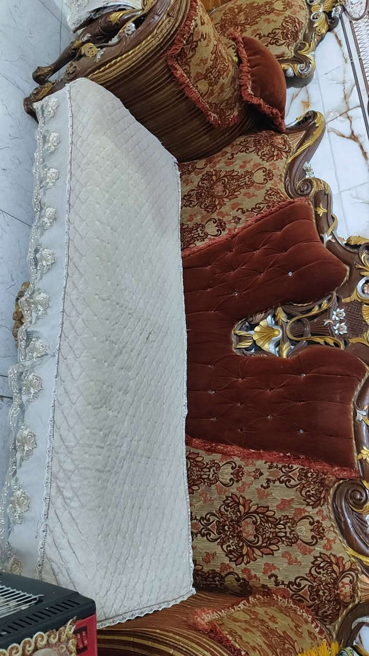 فرشات وكوشات  للبيع ***********
