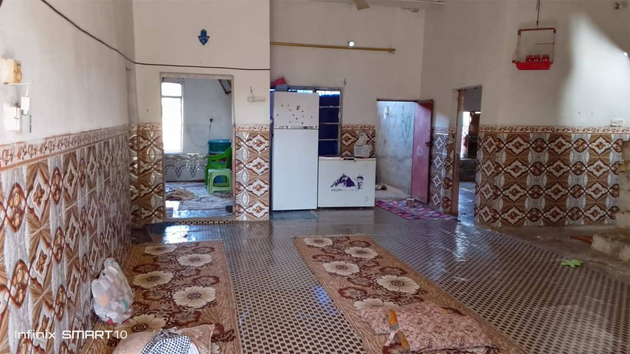 سلام عليكم بيع بيت مع كاع ارض زراعي ١١ دونم بيت بي غرف ٢+استقبال +مطبخ +صالة+صحيات داخلي+صحيات خارجيه +حديقة /مكاني واسط كوت قضاء عزيزية يم مشروع أبو فياض السعر خاص الاستفسار رقم[***********]
