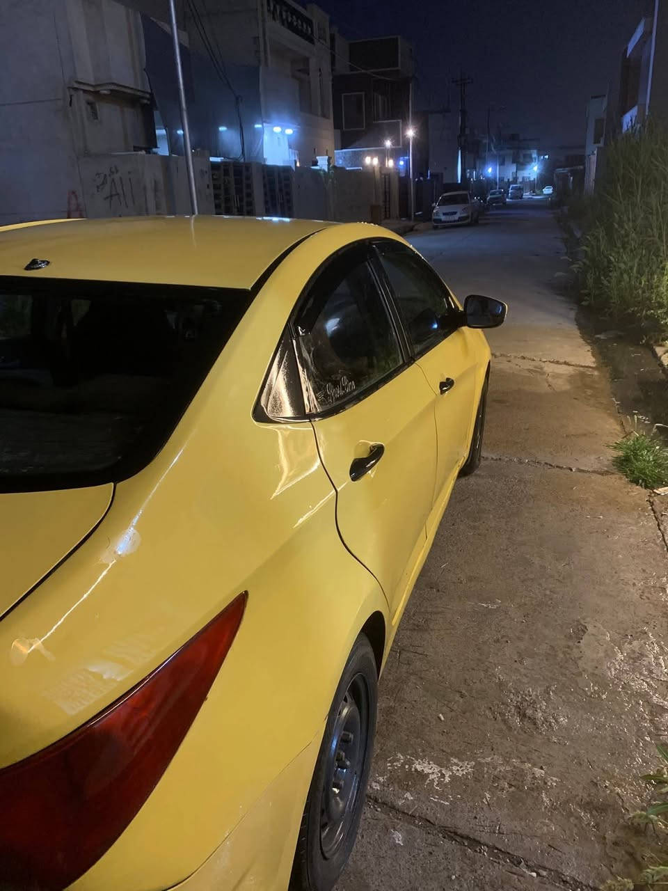 🚗 هيونداي اكسنت 2014 (مضلع) – وارد كوري
🔹 مكينة: نظيفة، لا صرف ولا نفخ  
🔹 گير: أوتوماتيك (مبدل من سيذيتي الى اي تي ) 
🔹 الرقم: بغداد (مسطر – مشروع وطني، شرط لتحويل هيئه وغرمات صفر )  
(لشرعي بل موصل ) 
🔹 الحالة:   
- جملغ لخلفي معدل 
- بارد خفيف بالجام الأمامي  
- معجون خفيف (تلقيطات تكسي)  
- التكم والسقف: شرط بدون معجون أو تعديل  

🔹 المواصفات:  
✔️ تحكم ستيرن (جهتين)  
✔️ شاشة + كاميرا  
✔️ نظام ECO اقتصادي  
✔️ مرايا كهرباء  
✔️ جام كهرب  
✔️ قفل مركزي  
✔️تبريد شغال ثلج منضومة تبريد جديده 
✔️وايرمنيه شغال كلها 

💰 السعر: 89

📍 الموقع: الموصل – حي سومر  

📞 للاستفسار:  
***********  
📱 كورك (واتساب فقط): ***********
