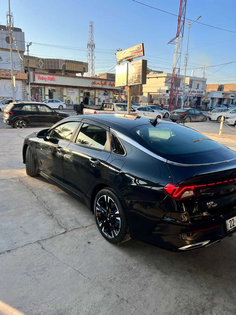 سلام عليكم k5 2024 جيتي لاين فول  عدا بنوراما حادث قطعةً وحدة للبيع مكاني المنصور  سعرها 187 بيها مجال للشراي ***********
