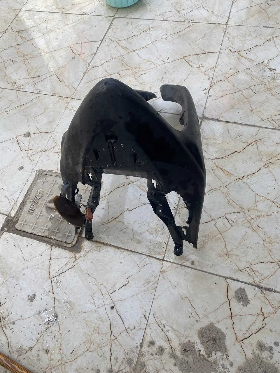 سلام عليكم غراض بيجيً لحيه وعداد ودشبول شغال بلاديات مال حاويه مكاني قرب جسر الحضارات رقمً ***********📞
