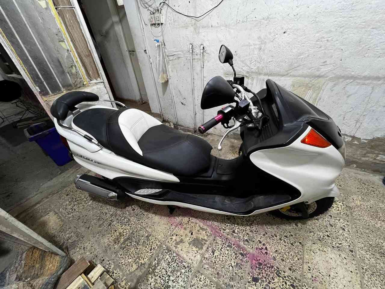 دراجه ماجسته بلاديه البيع السعر 900 المكان البياع شرطه الخامسه رقم ***********الاتصال على هذا رقم
