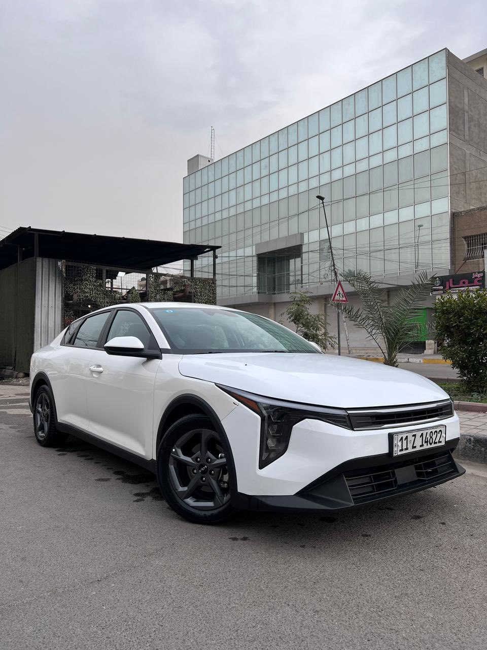 السلام عليكم
كي فور 2025
وارد امريكي
Kia k4
فول مواصفات عدا فتحة 
.تشغيل عن بعد  اشاير بلمري رادارات
.اشارة ترحيب 
.سايد بريك كهربائي
.رادار جانبي وامامي 
.مازدات led لد ثلاث عدسات
.قيادة ذاتية 
.تحديد مسار
.شاشة متصلة 
.اضوية داخلية لمس
.تحكم كامل عن طريق الشاشة 
. دشبول بيانو 
مكينه 2000 دوش 
الحادث: موضح بالصور فقط بنيد بدون ايرباك 
السعر :184 مجال حك الجيه
مرقم كامل بسمي السياره 
*********** بغداد شارع فلسطين
