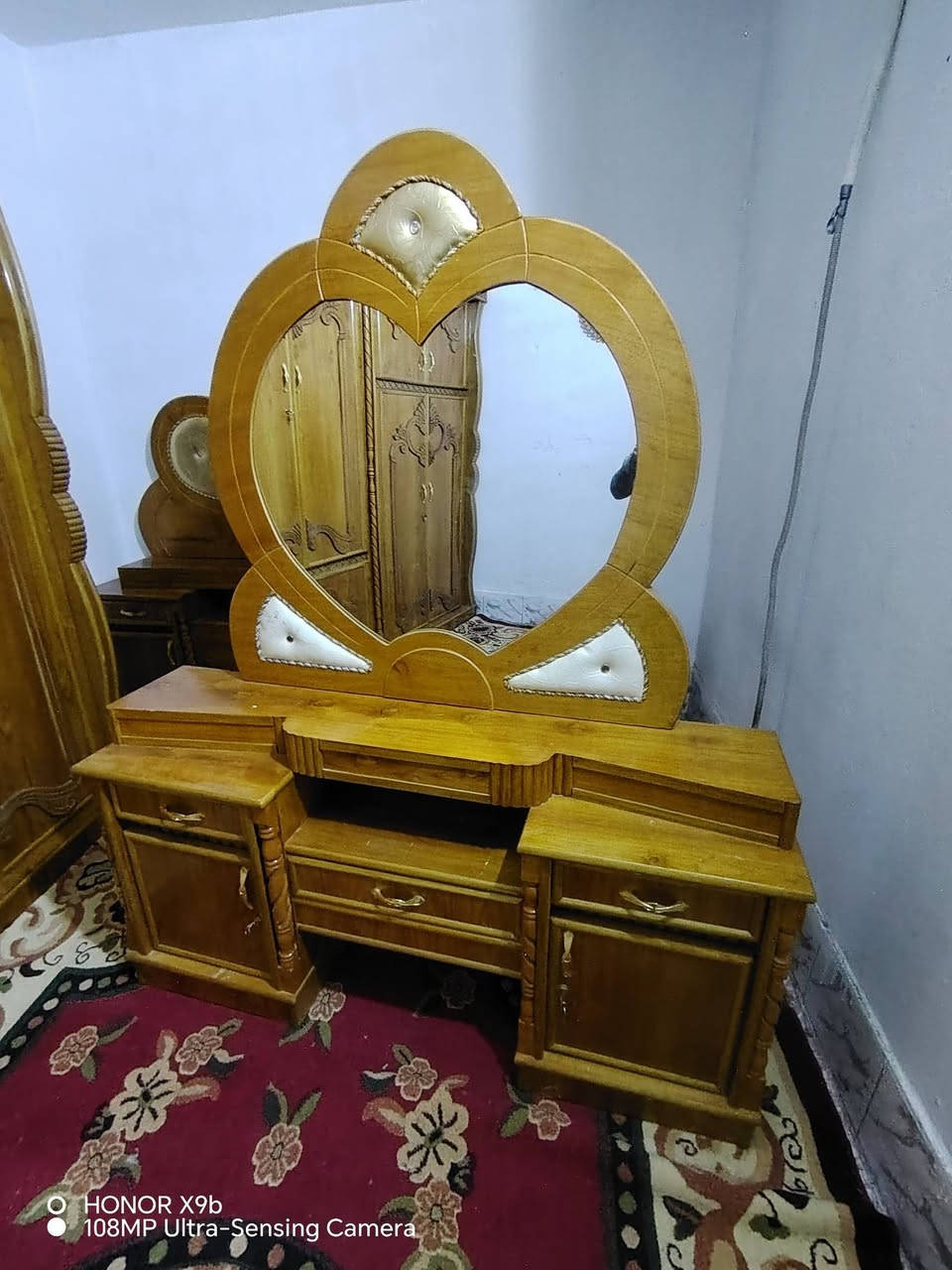 بلااااااااااااااش 
غرفة اخشاب صاج داخل وخارج 6 بيبان ملحق دوشمة جلد جراخة زان شغل الحلة نظافة 100٪ ب مليون  *********** العمارة حي العسكري قرب مدرسة المربد
