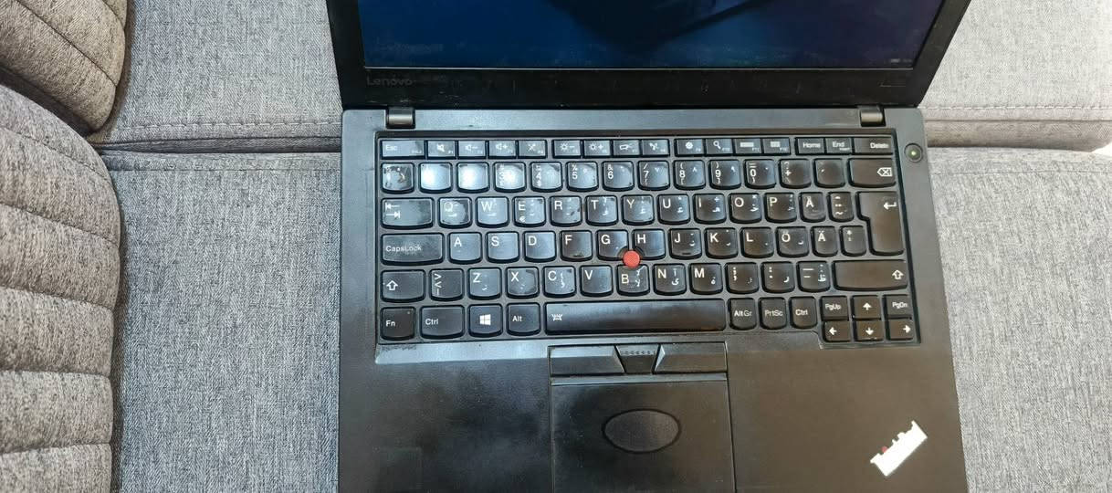 لابتوب لينوفو x260
جيل سادس core I 5
رام 8 ddr4
حجم 12
هارد 256  ssd
نظيف  استعمال شخصي  ب ١٧٥ وبي مجال 
مكاني ناصرية 
توصيل ما عندي  اعتذر
 *********** بي واتساب
