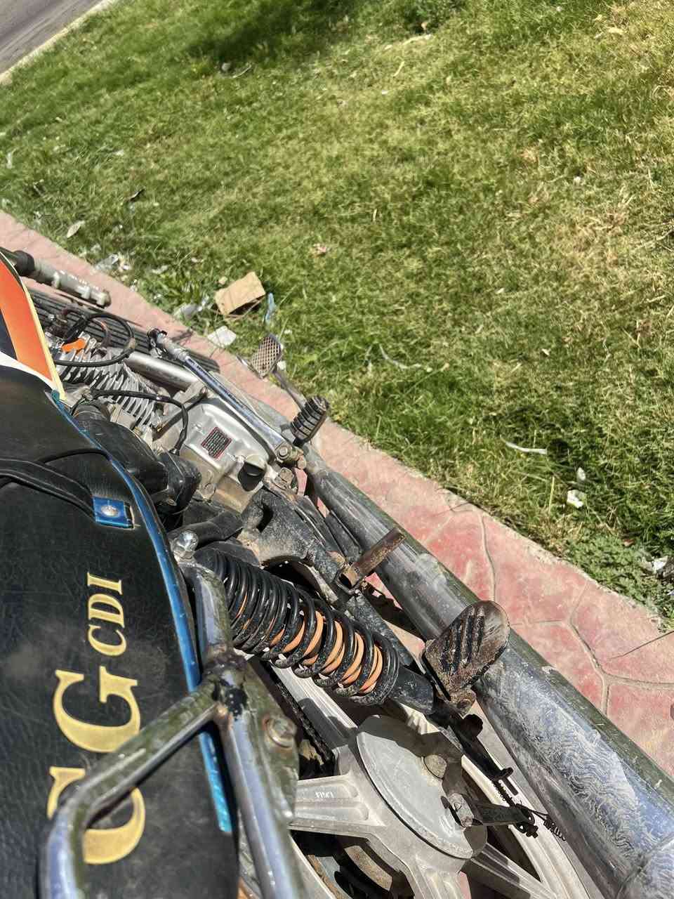 سلام عليكم شباب دراجه يراني مكفوله مستعجل عله بيعته عندي بنا  وراقه كامله دراجه تخبل موجود بس والساب *********** لا شراي ستعجل
