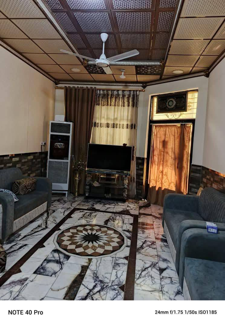 يعلن مكتب عقارات أبو انور فرع الطويسه عن وجود بيت البيع في حي الرافدين مساحة 176 متر وجه 11 متر طابو صرف طابقين يحتوي على 4 غرف نوم وصاله 2 وستقبال ومطبخ وصحيات وكراج وحديقه سعر المطلوب 425 مليون قفل 400 مليون بناء 2017 البيت فارغ جاهز السكن مكان راقي ممتاز قريب على الشارع العام 20 متر الستفسار//***********//***********// كما نستقبل جميع عروضكم وطلباتكم التجارية والعقارية المكتب مجاز قانونيا المكتب ماقبيل مطعم الحسون عقارات أبو انور فرع الطويسه
