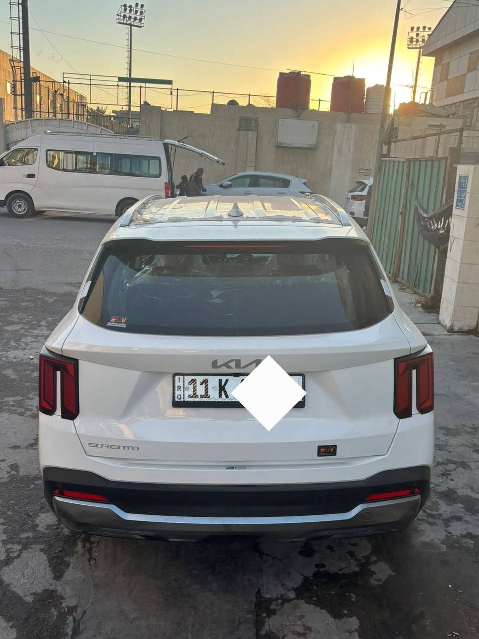 للبيع فقط سورنتو زيرو موديل 2025 خليجي فول مواصفات ام الداتاشو ماعدى الفتحة 
ضمان ٥ سنوات 
ماشية ١٥٤٠ كيلو فقط بعدها زيرو
السعر ٤٨ مليون قفل 
العنوان بغداد حي جميلة
0775 039 6278
