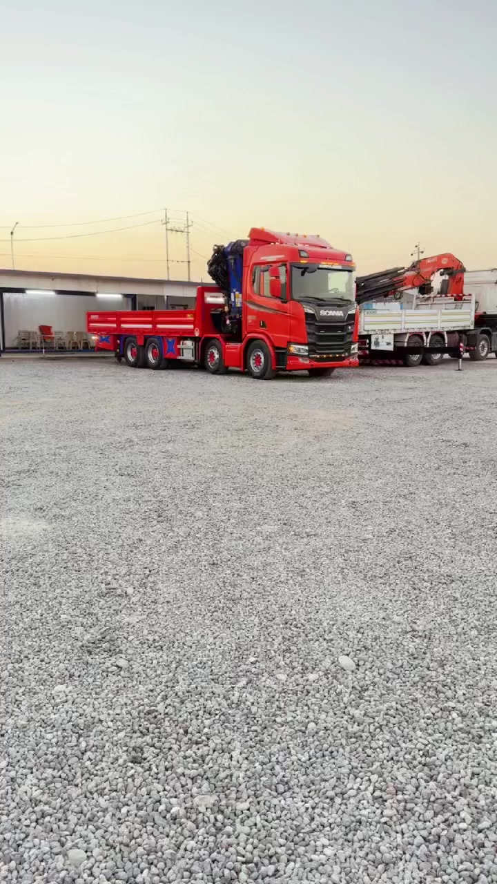 السلام عليكم للبيع موديل السياره 2019 كرين  بي ام حجم 63 (22) طن  فول سيفتي 6 سلايت 4 رجلينات  بودي معتصم الحداد للستفسار ***********
