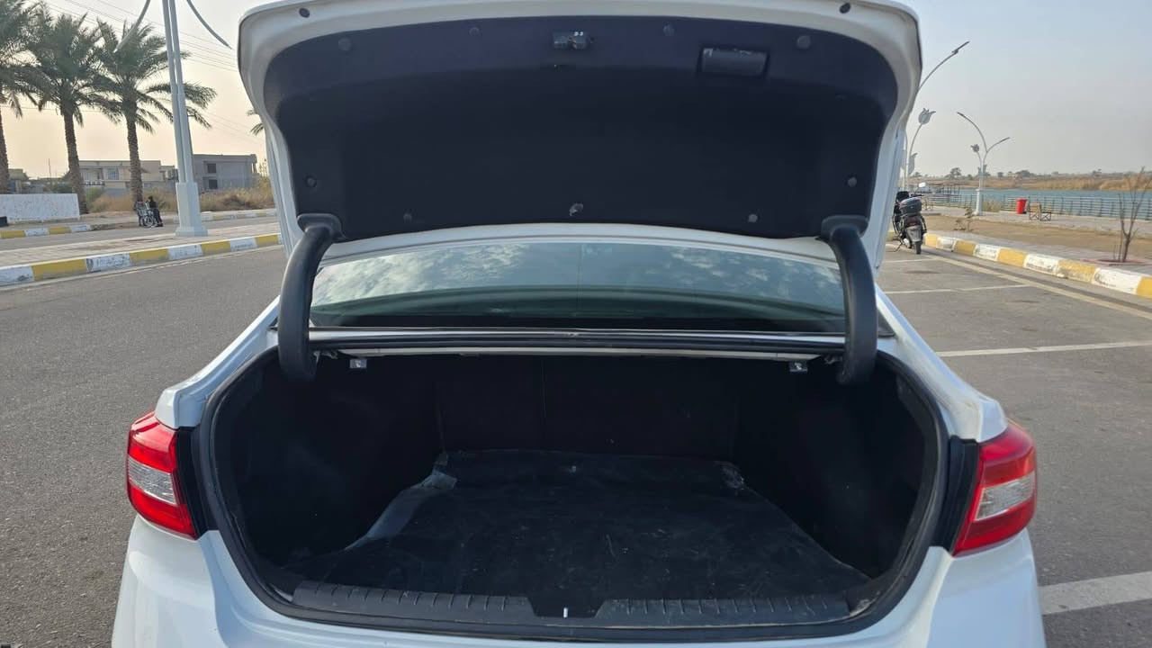 السلام عليكم
للبيع سوناتا 2017 أمريكي محرك 2400 رقم بغداد تحويل ثاني يوم السياره عليها ادامه كامله صدر جديد السياره احلا من الصوره بيها مكانين صبغ بسيطات بدون اي ضرر كشنات جلد السعر 130  العنوان عامرية الفلوجه للإستفسار ***********
