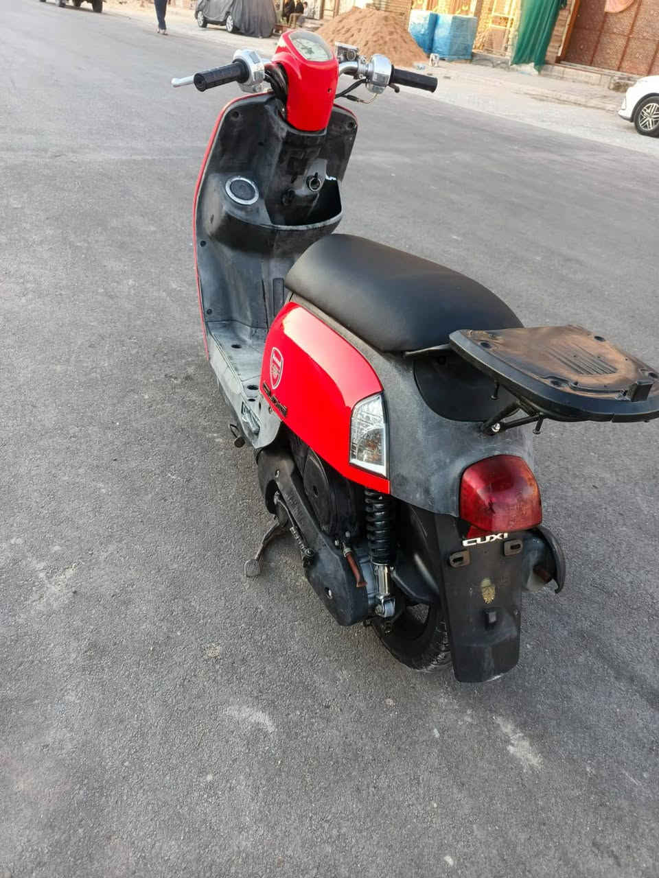 دراجه بوليس مكينه مكفوله مابيه اي نقص 
مكاني بغداد مدينه الصدر 
السعر 700
***********
