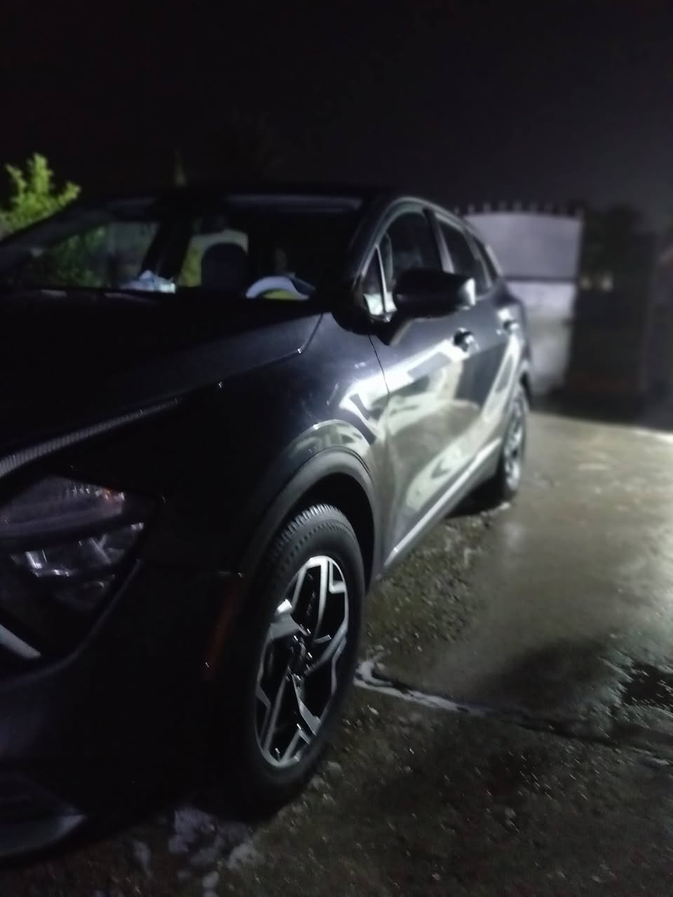 سلام عليكم سبورتج موديل 2023 ظرر جاملغ 
و بنيد ماشية 46الف السعر 185وبيه مجال  قليل الرقم الهاتف ***********
