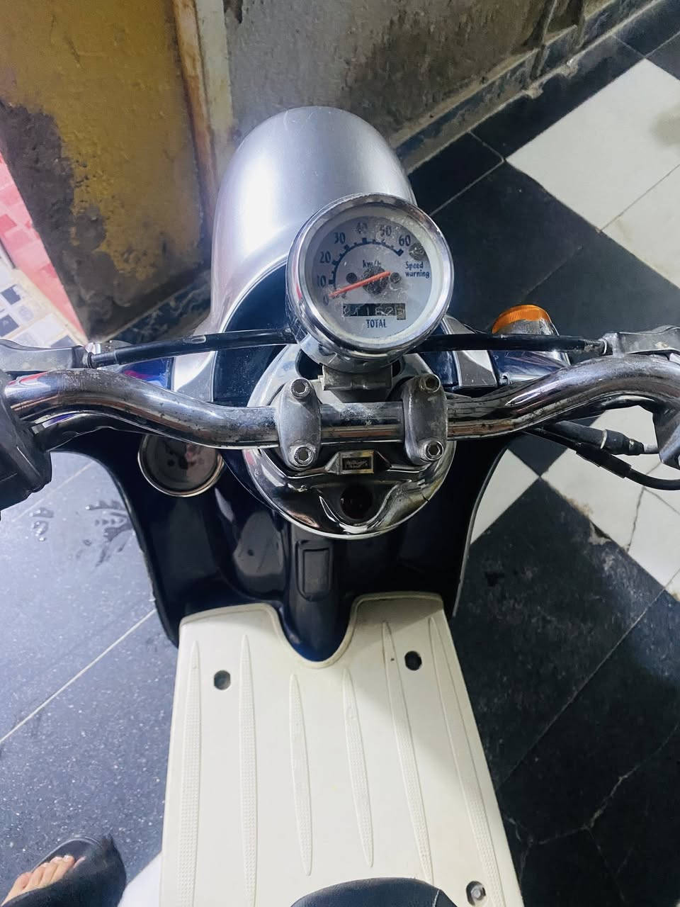 السلام عليكم دراجه مصريه جديده مطلعه ع ايدي شرط الفحص مامفتوحه البيع  شراي اتصل وتدلل ***********
