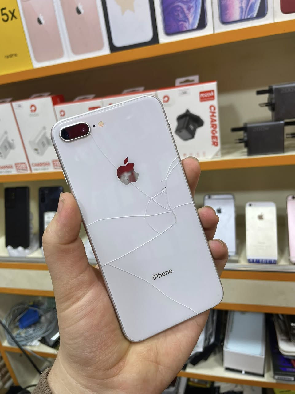 السلام عليكم 
ايفون 8 بلاص
ذاكرة 64
بطارية 77 بلادية
بصمة شغاله
كامراته كلش حلوة
صوت اتصال تكنيك العاب الجهاز شغال طبيعي

الجهاز تخطي يعني ميتفرمت فقط!

تخطي رسمي خط شغال 100 %

سعرة 50 الف فقط !!

رمادي شارع الاطباء فرع الشعبية مجاور دكتور حاتم الهيتي 

مصطفى الراوي // ***********
