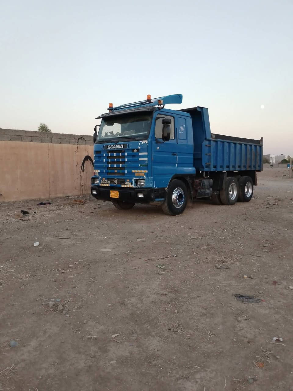 السلام عليكم سكانيا 143 رقم اربيل
بسمي 
سحال عضلا
محرك كير شرط  

شاصي بلادي السياره كلها شرط 

وشرط التحويل المكان (خبات الكلك) 

رقم الهاتف  ***********    ***********
