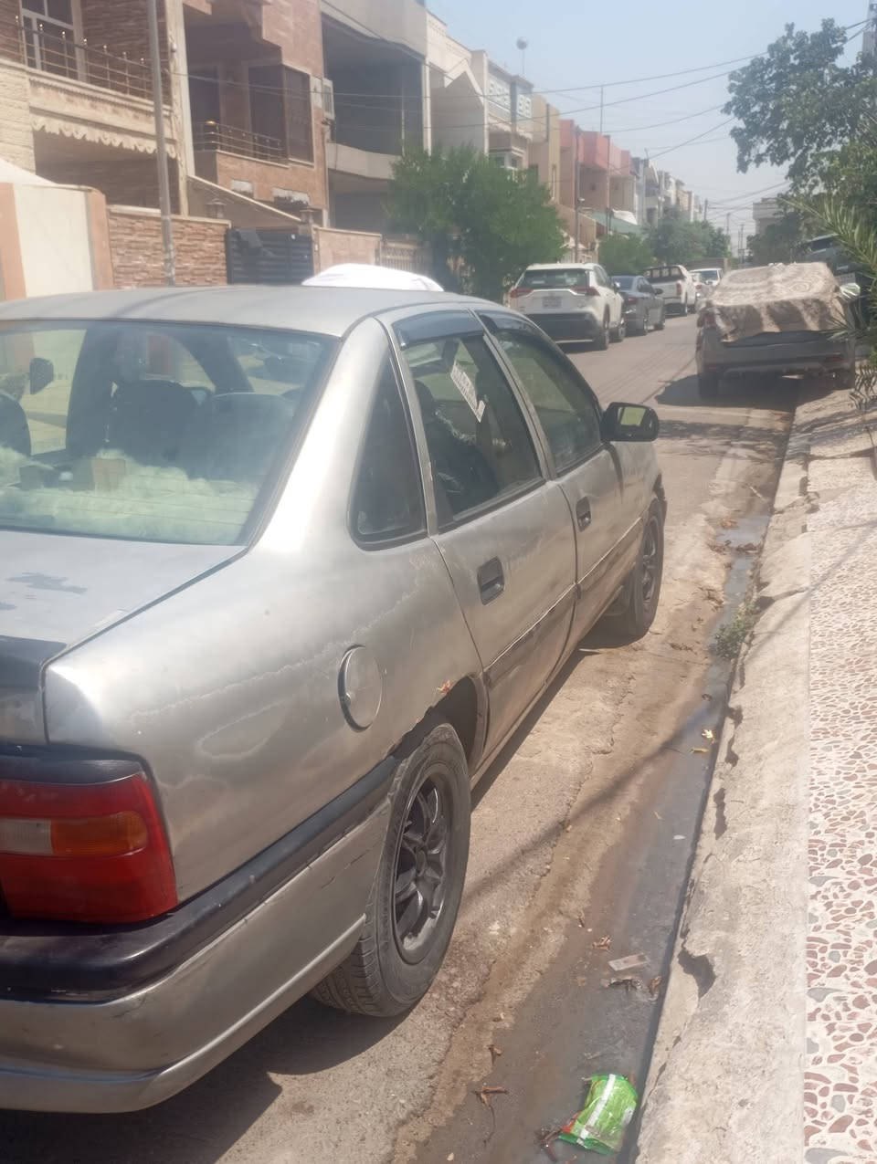 اوبل فكترة للبيع
موديل 93 لون سلفر رقم الانبار سنوية منتهية 
كير مكينة شرط مكينة1800
صاحبهة موجود تحويل ثاني يوم نضيفة بيهة خياس شوية من يم الجاملغ الورة صفحت السكن داخل نضيف سيارة نضيفة السعر25وبيهة مجال للطيبين للتواصل ***********واتساب
