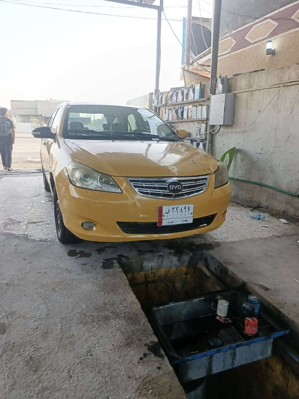 السلام عليكم بيوايدي g3 مديل ١٤ سياره كهربائية كلها شغال مكينه وكير وحداديه خير من الله كله جديد رقم بغداد سنويه ماسقطه فتحه شغاله مكينه وكير هونده بيها ضربه بجاملغ فقط عنوان بابل سعرها 40وبيها مجال رقم ***********
