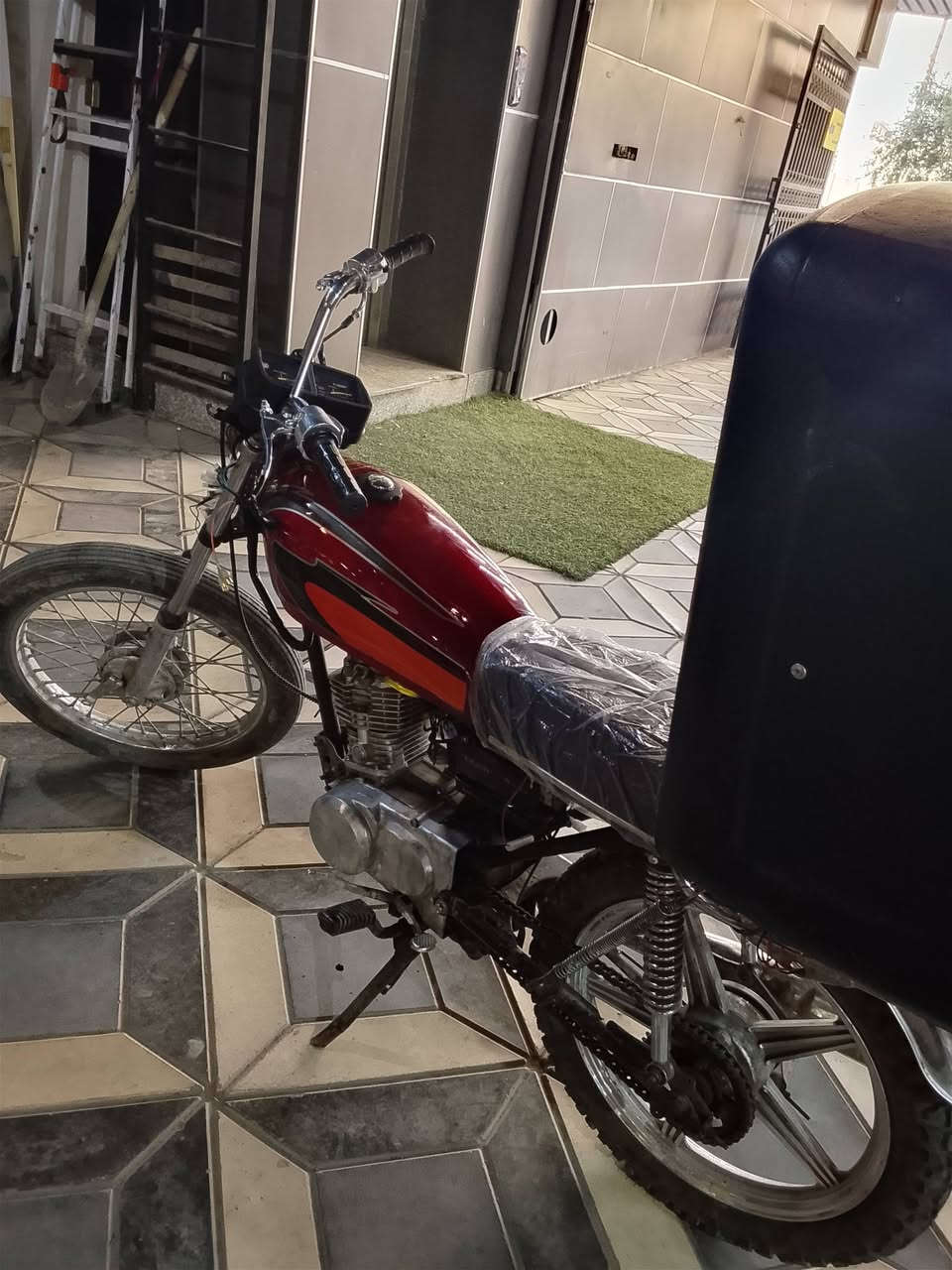 السلام عليكم دراجي شغاله منذر واحد قفل قفل قفل قفل قفل من الاخير ربع
***********
