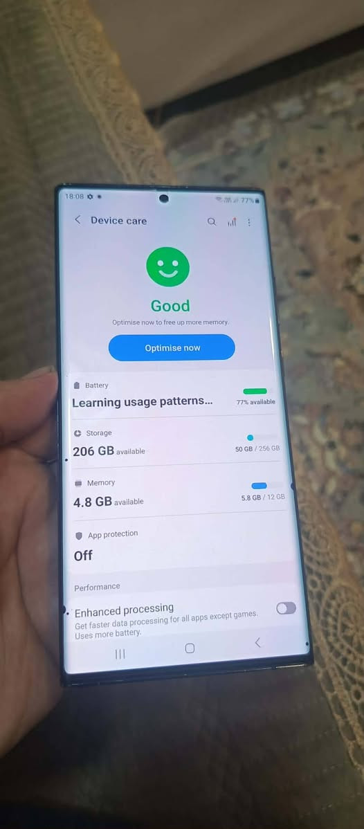 Galaxy Note 20 Ultra 5G

شاشه که ی دوو سێ په له ی بجوکی هه یه له مۆدی ڕه شه دیار نیه 
دوو سیم کارت
زاکیرە ٢٥٦ و ڕام ١٢ گێگا 
کامێرا / ١٠٨ مێگاپێکسڵ (  50x zoom) 
ئێگسینۆس 990
باتری ٤٥٠٠ ( ٢٥ وات) 
سلێمانی/ 
٢٦٥ هه زار 
*********** السليمانية, العراق
