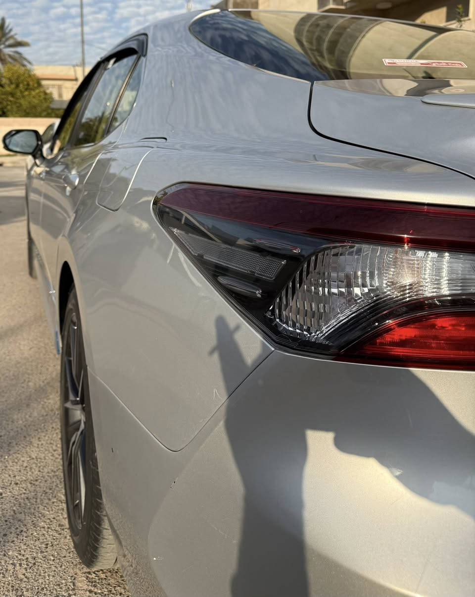 مرقم بغداد
ماشيه 56 😫😫 قابله للزياده
 موديل 2023 
 حجم المحرك 4Cylinder 2.5L 
مرتبط بناقل حركة أوتوماتيك 
 بقوة 226 حصان 
 فتحه سقف 
مفتاح التشغيل بصمة
 دفع ثنائي FWD 
  اريل نفكيتر 
حساسات أمامية 
حساسات خلفية 
لايت زينون + LED
 كشافات
 دخول بصمة ذكي 
 حساسات ضغط الاطارات 
 اشارة في المرايا الجانبية 
 المرايا قابلة للطي كهرباء 
 عدد AIR BAG 8
 هاند بريك كهرباء 
 ا ABS 
 دشبول شاشة ديجيتال 
شاشة Apple Car play 
 كاميرا 
 مقود جلد حياكة 
 مثبت السرعة Cruise 
 المودات والاوامر الصوتية 
 ا Bluetooth / T YPCE 
شاحن هاتف Wireless 
مخرج منفذ الطاقة 
فحص نظام السيارة 
تتسع المقصورة ل 5 ركاب
المقاعد مخمل مغلفة جلد
حركة مقعد السائق كهرباء 
 قطعتين تبريد 
 أوضاع القيادة Drive Mode 
 أوتو هولد Auto Hold 
 نظام مانع الانزلاق 
 ستارة خلفية كهرباء
جزء من الدعامية الخلفية بيه صبغ فقط الباقي مكفول

السعر 23300 $ - المكان باليرموك
التواصل على الرقم ***********
