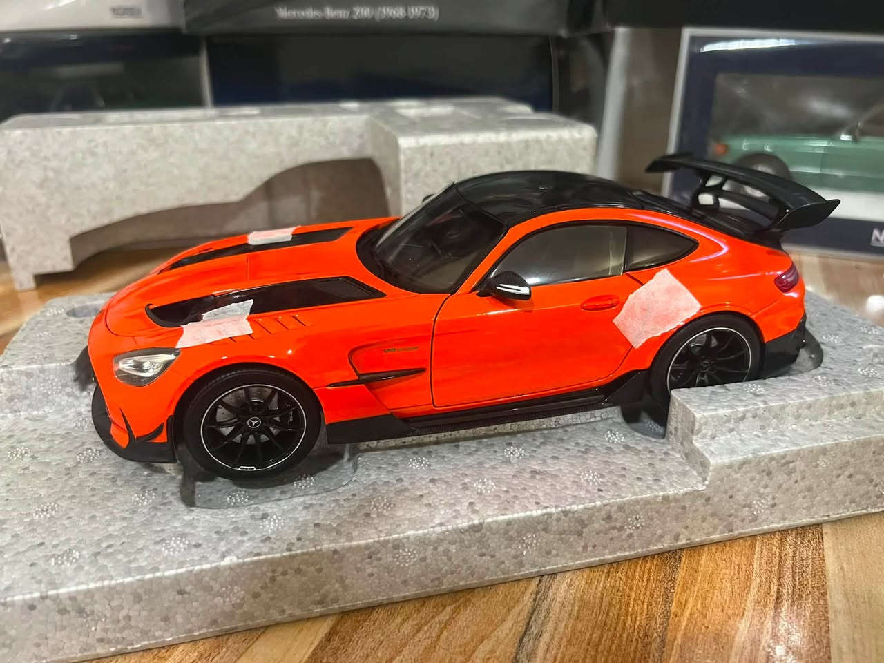 مساء الخير اصدقائي
1/18 
Mercedes -benz 
Amg GT black series
Limited edition
السعر 210$


**إذا كنت صاحب هذا الإعلان وتريد حذفه لأي سبب، رجاءا أرسل رسالة إلى الدعم الفني**
