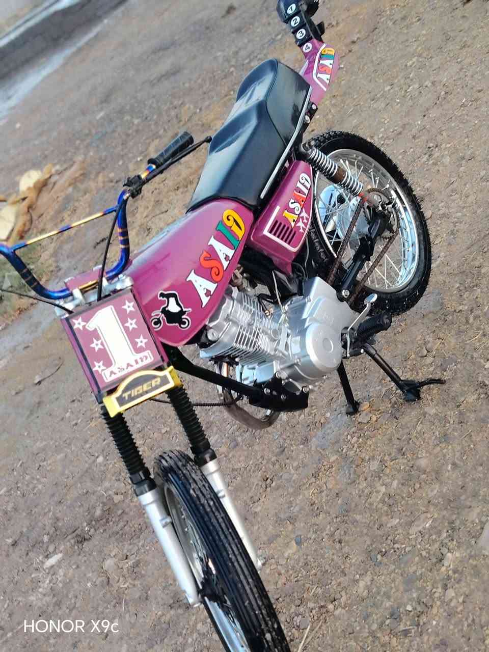 سلا عليكم دراجة للبيع  محرك نامة شلامجة وشاصي ارشة 16 مكفوال أوراق اصولي ماصار هواي من شادين سيت محرك مامفتوح سعر 700 وبيهة مجال استفسار خاص


**إذا كنت صاحب هذا الإعلان وتريد حذفه لأي سبب، رجاءا أرسل رسالة إلى الدعم الفني**