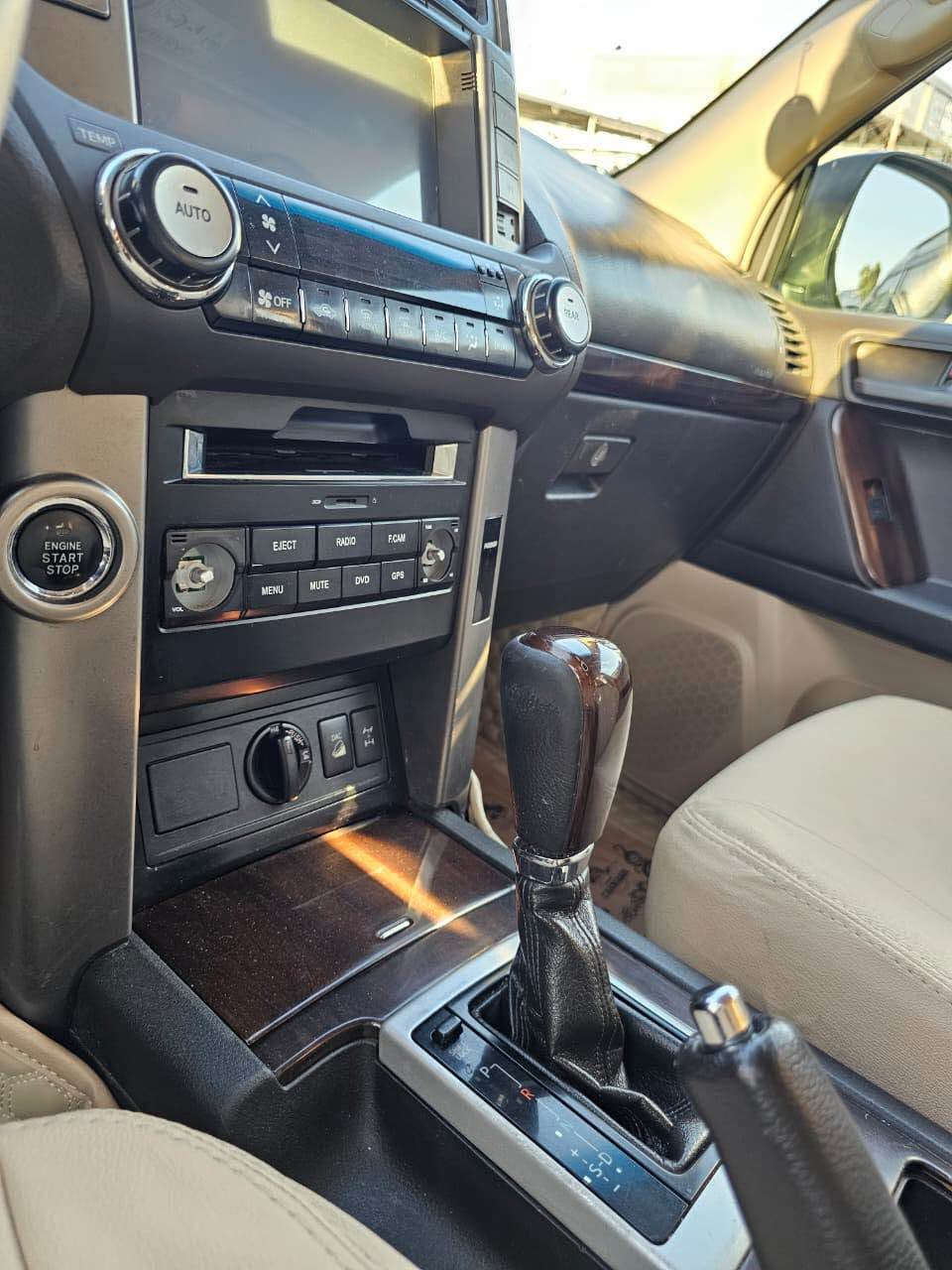 Prado 2013 V6 TX.L 
زۆۆر پاک و خاوێنە نیزامی ECO یە
 و ABS 
دەبل ئەکسلە 
219 108 Km ڕۆیشتوە 
نرخەکەی 270 گەلایە 
+964 770 154 4054
***********. السليمانية, العراق
