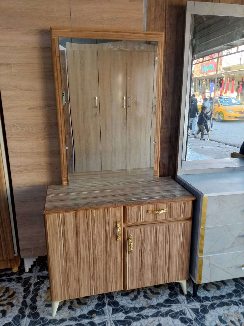 ياالله غراض مستخدم أو جديد غرفه نوم ٦ قطع تفصال مستخدم اي عيب مابيه السعر ٢٧٥ بي مجال جربايه ام نفر مستخدم اي عيب مابيه السعر ٥٥  ميز تواليت جديد ٦٥متوفر جديد تفصال 2باب أو 3 باب او4 باب او5باب أو 6 باب  متوفر غرف نوم  حسب طلب الزبون العنوان كركوك حي العروبه اتصال *********** واتساب
