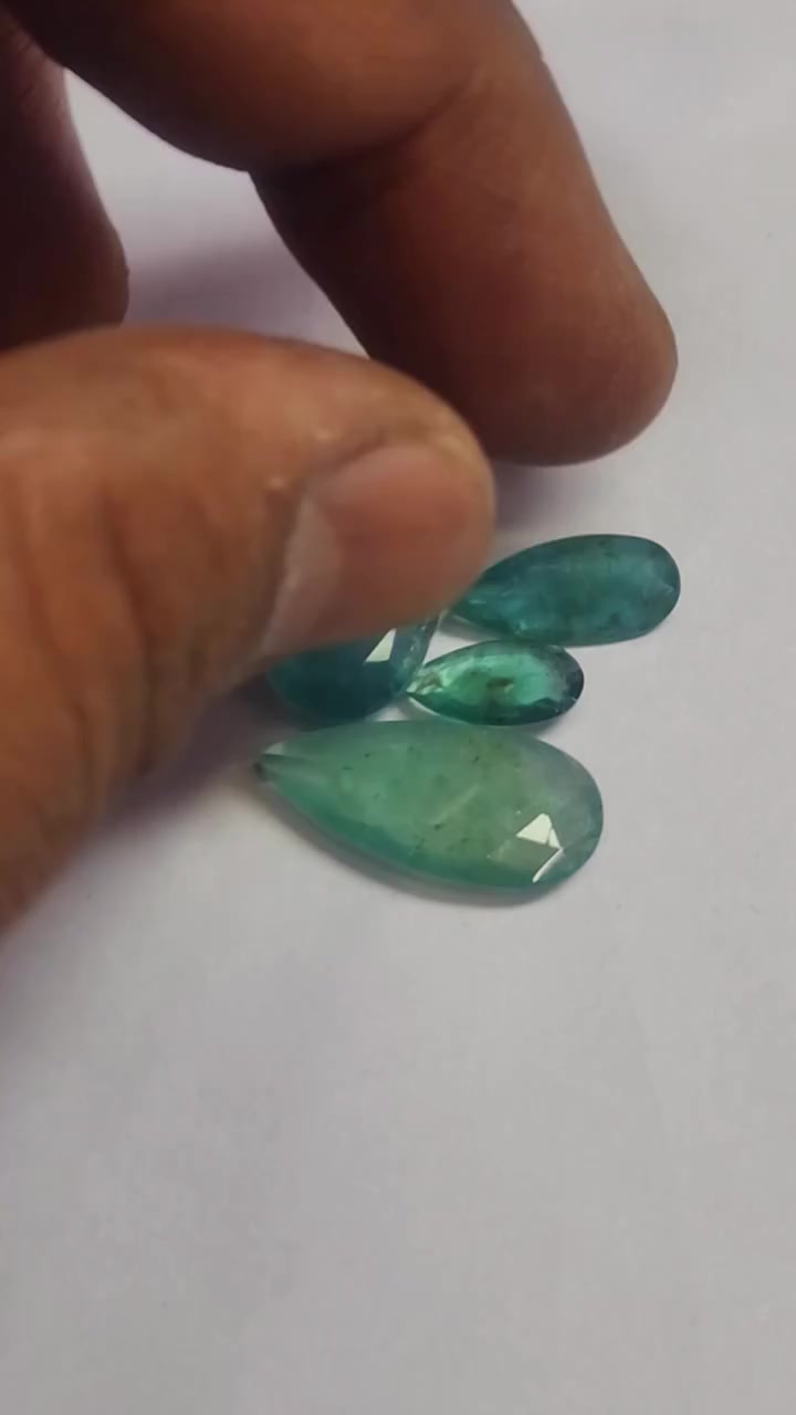 Natural Emerald faceted stone
100 % natural 
Zambiyan mince 
Total wt 14.70 ct 
Pis 4 
Lantch 11 mm to 20 mm 
40 usd dollar for all


**إذا كنت صاحب هذا الإعلان وتريد حذفه لأي سبب، رجاءا أرسل رسالة إلى الدعم الفني**