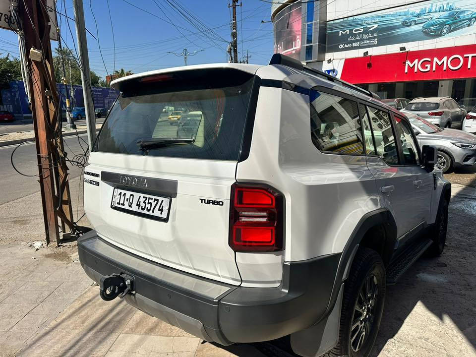 سلام عليكم 
للبيع برادو 2025 ساز
بعده داخل الضمان 
ماشيه 7000
السياره كفاله عامه 
مكان السياره بغداد /صليخ 600
للستفسار ***********
