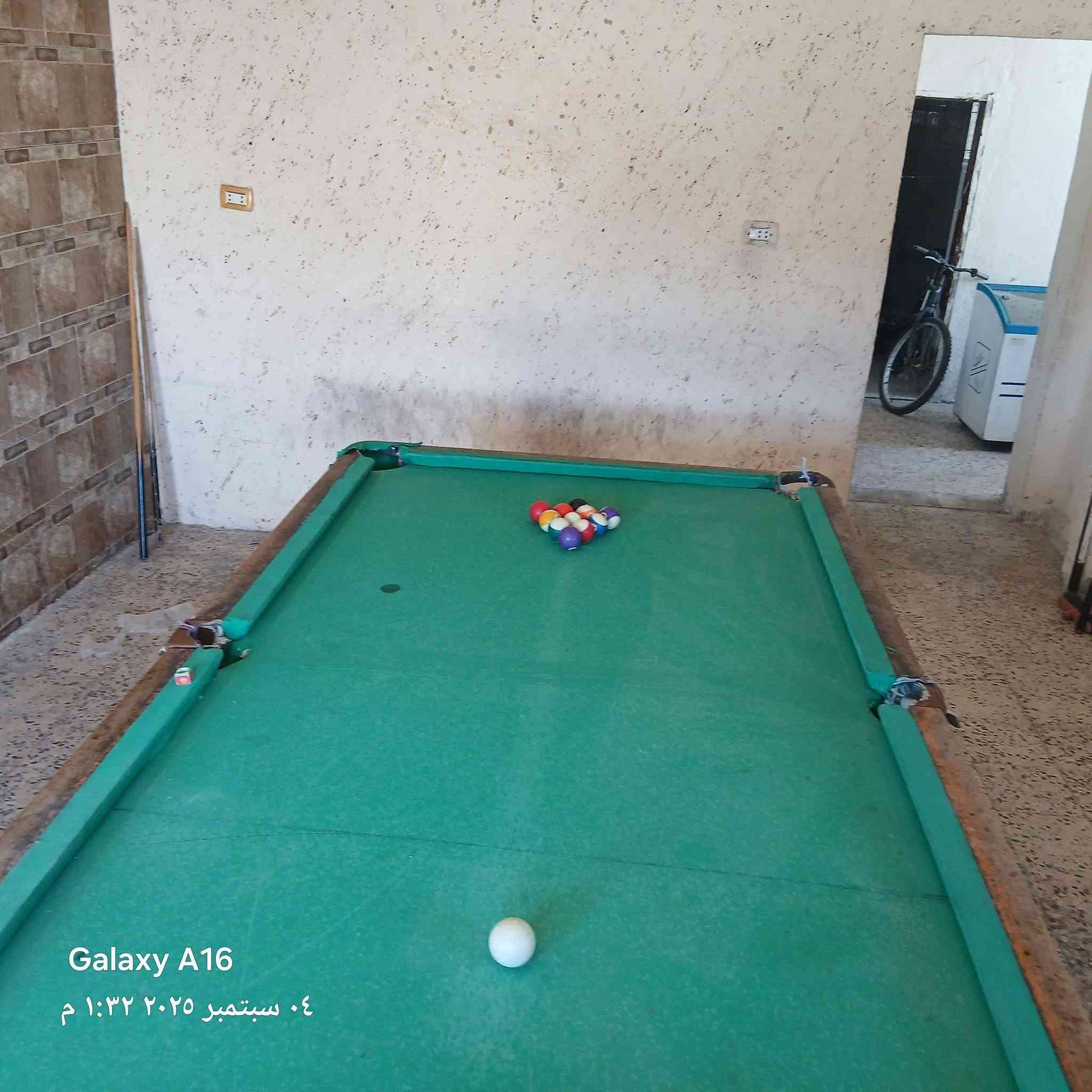 🎱 طاولة بلياردو خشبية كلاسيكية للبيع 🎱
​للبيع طاولة بلياردو بحالة جيدة جداً، مصنعة من الخشب المتين بتصميم كلاسيكي مميز وقواعد خشبية قوية تضمن الثبات أثناء اللعب. مثالية للمنازل، الصالات الترفيهية، أو الاستراحات.
​✨ المواصفات والمميزات:
​الهيكل: خشب طبيعي متين ذو مظهر أنيق ورصين.
​الفرش: قماش أخضر بحالة جيدة ومناسب جداً للعب.
​الملحقات المشملة: تأتي مع طقم الكرات الكامل (الكرات الملونة + الكرة البيضاء).
​الحالة: مستعملة بحالة جيدة وجاهزة للاستخدام المباشر (يمكن معاينة التفاصيل في الصور
للتواصل:0782440245
الموقع : الزرقاء (جبل الأمير حمزة )


**إذا كنت صاحب هذا الإعلان وتريد حذفه لأي سبب، رجاءا أرسل رسالة إلى الدعم الفني**