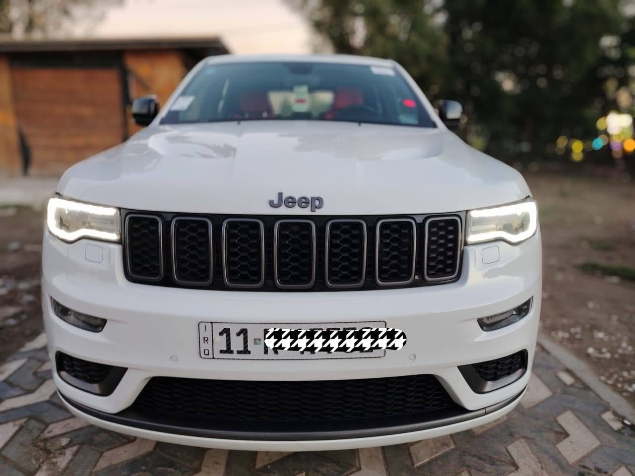 جيب 2020 خليجيه كفاله من الشخطه..
مكفوله من الصبغ والتبديل والبارد كفاله وجديده
ماشيه 44 الف تراي مال زيروو
محرك6 سلندر..
السياره فول 1/1 اعلى موصفات
بصمه
بنوراما..
كشنات جلد لونين احمر بلاد مطرز..وكهرباء 2امامي.وخزن ميموري
ستيرن كهرباء.. 
شاشه جبيره.. 
سيبر منازل.. 
موصفات الS  معروفه رقم وسنويه وهزه قبل كم يوم جددتهم.. مكاني بغداد الكرخ حي الاعلام... 
سياره على ايدي ومعتني بيه للامانه مبيه اي نقص.. 
...***********...
