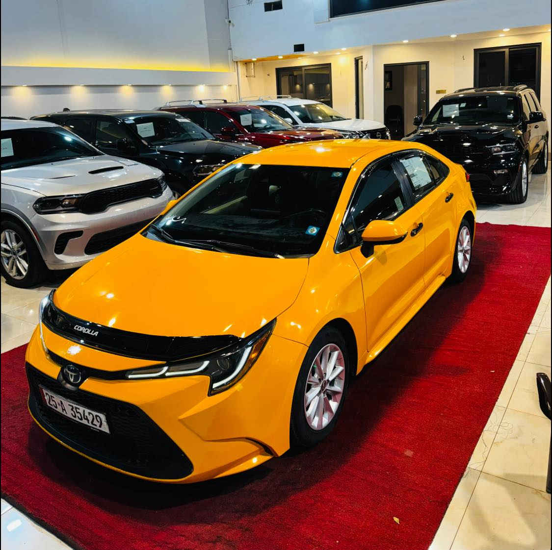 وارد أمريكي 🇺🇸  رقم كركوك
موصفات LEمحسن 
Toyota Corolla2022
🔰تويوتا كورلا🔰  مرقم كركوك
موديل 2022 #هايبرد 
لون اصفر تكسي 
#سعر 185$ . بيها مجال للشراي  مع مراوس  
ماشية 136. km
المحرك... 1800
المواصفات... LE محسن 
بصمة تشغيل 
ويل كروم 
كشنات تدفئه 
شاشة كبيرة  
تحكمات ستيرن جهتين
رادار امامي بلادي 
حجر صالنصه بلادي 
لايت LED زنون
صندوق بصمة
سايد بريك بصمة 
مانع انزلاق
كروس سرعة
تحديد مسارات
 DRIVE MODE
ايرباك سليم  
نظامSPORT
------------------------------------------
رقم شاصي ضمن الصور 
#عنوان كركوك 

معرض هشام الحمداني لتجارة السيارات

#للاستفسار__والتواصل☎️☎️

***********
