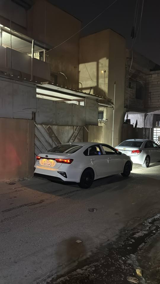 كياا سيراتو خليجي
المديل 2019 
السياره خير من الله وجاهزه وتخم تاير ويل اسود جديد بيه مواصفات السياره فول ما عده الفتحه والبصمه 
منظومة زنون شادله أصلي
السياره مواصفاته اشاير بل مري
أنظمة قياده 
Sport
 normal 
Eco 
نضام اي بي اس
تحكم مقود
مثبة سرعه كروس
السياره بيه رشات صبغ فقط فقط صبغ بدون حادث السياره طابكه وذابين عليهه بطش السياره احلى بهواي من الصور تجي وشوف بعينك مكان السياره البصره
غير متوفر على الفيس للاستفسار الاتصال على : *********** موجود واتس اب البصرة, العراق
