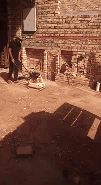 السلام عليكم عمال لفرش السبيس وحدله ولتنظيف انقاذ المنازل والاصاب ارضيه المنزل للاستفسار صنع الرقم***********.
