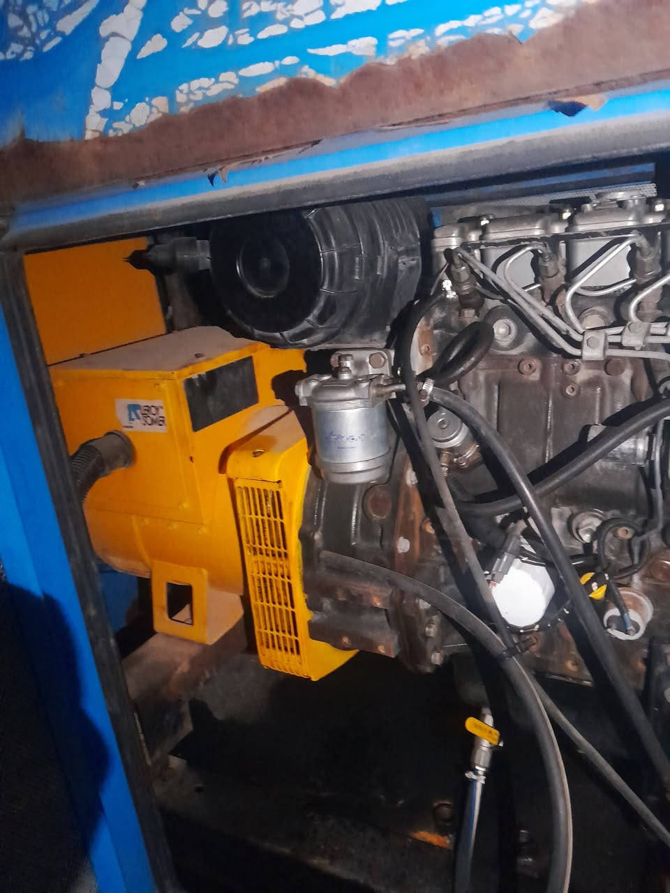 السلام علیکم
للبيع مولدة بيركنز 4 سلندر 
35 KV مستعملة نظيفة جدآ محرك غير مفتوح 
السعر 45 ورقة اني مكلف بالنشر هذا رقم صاحبها 
***********
