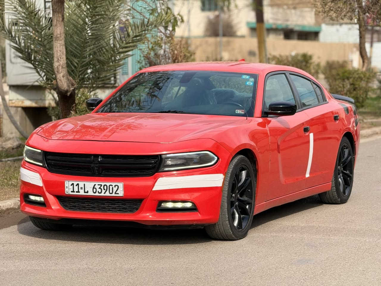 سلام عليكم  لون مميز برتقالي
جارجر موديل 2022. بسمي رقم بغداد 
صور حادث مرفق بدون يرباك
وبيها بل عراق باب صدر كلير 
السعر 227    مكان بغداد
رقم هاتف.   . ***********
حجم المحرك 3600  ماشية. 66
