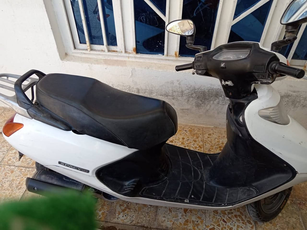 السلام عليكم سبيسي مكفولة كفرات ومكينة بس الكابريتر تجاري
مكينة ناعمة كهربائيات شغالة مكاني كوت كفاءات
مامتواجد خاص *********** سعرها 650وبيها مجال قليل
