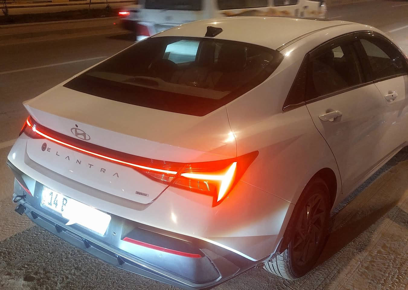 ألسلام عليكم 
ألنترا 25كوري خليجي هايبرد مكينه 1600
ماشيه 14 كفااااااااااااااله عامه 
بصمة تشغيل 
بصمة ابواب 
اشارة ترحيب
تشغيل عن بعد 
فتحه
كشن كهربائي 
حساسات امامي وخلفي 
رقم بصره 
السياره امدوشمه ارظيه وكشنات 
3 وظعيات قياده
مانع انزلاق 
السياره جاهزه من كلشي 
السياره نظام مقترض وكفيل باسمي ابيع بوكاله عامه ومكاتبه وتعهد بالتسديد المقترض بصره والكفيل بصره........السعر 155مكاني بصره***********
