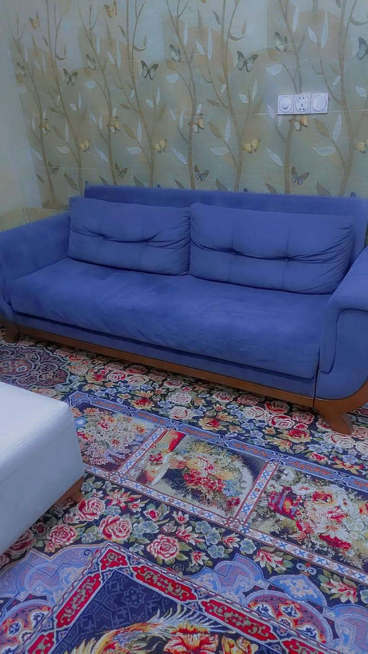 تخم جديد تركي سعره مليون وبي مجال
***********
