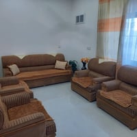 طقم مستعمل • خشب زين • ٤ قنفات ٢ كبار