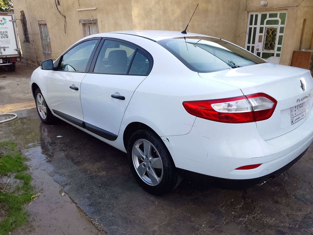 للبيع رينو فلونس 2013 
سيارة بأسمي جاهزة من كلشي
بيها فقط باب السايق مبدل بدون ضرر 
السعر 65
***********
