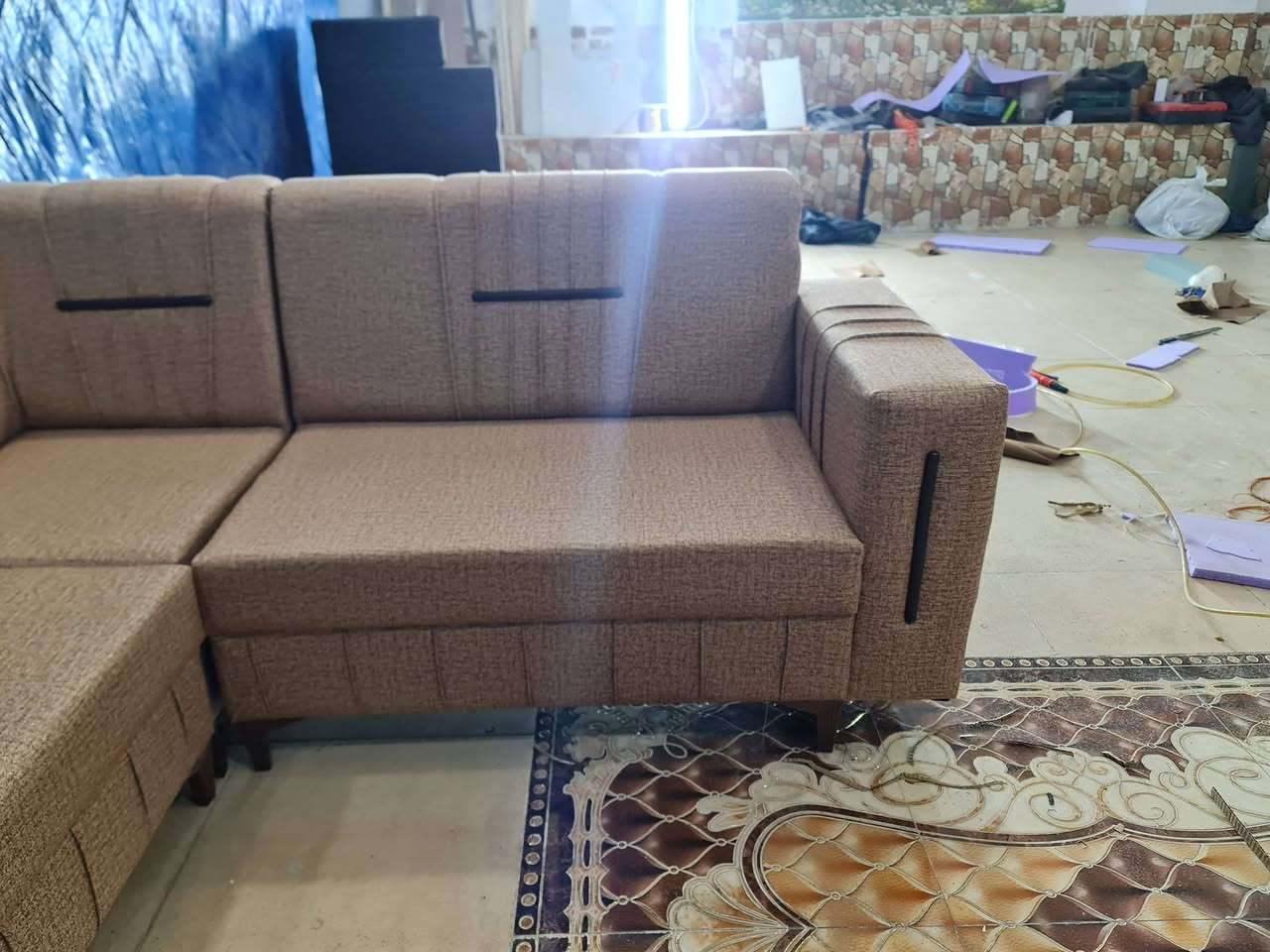 ديوان 10 نفر جديد 250 الف
دو سايد بنصلاوه مقابل صيدليه سه روران 
***********
