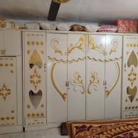 غرفة خشب • ٦ أبواب • صبغ أبيض