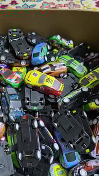 سيارات لعبة • ٢٢٠ قطعة • مع التوصيل