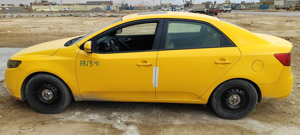 السلام عليكم فورتي وارد امريكي 2013
مكينه 2000 حادثه بلجنطه 
السعر 92بيهه مجال للشراي 
للاستفسار ***********
