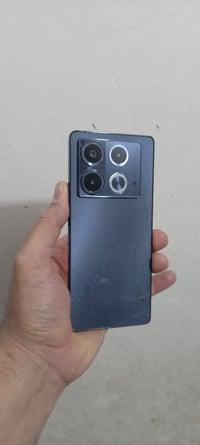 انفنكس نوت ٤٠ • ٢٥٦ • شاشة فطر